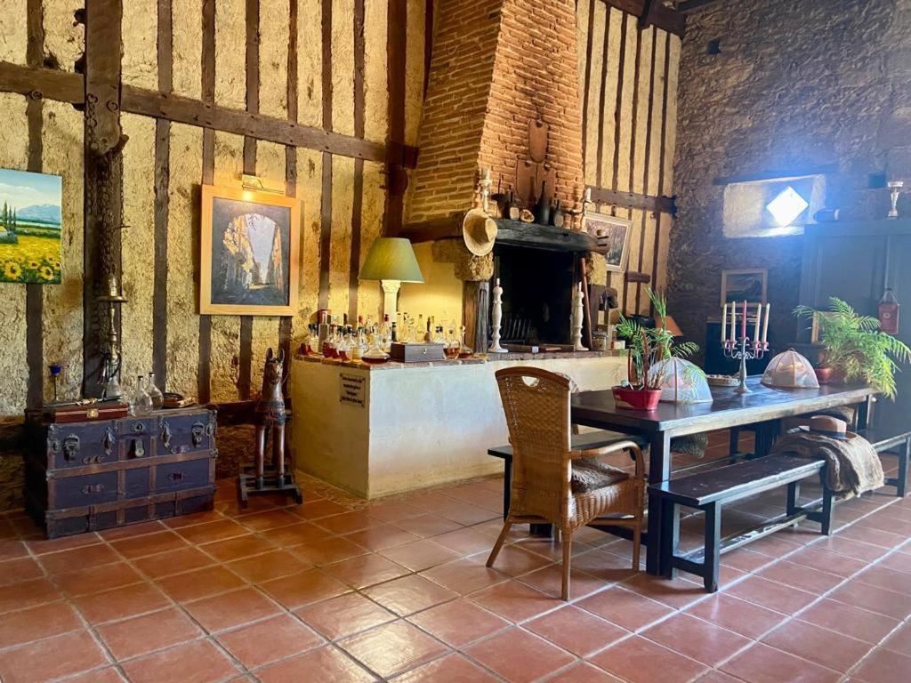 Maison D'Hotes Le Chai D'Armagnac Monguilhem Exteriör bild